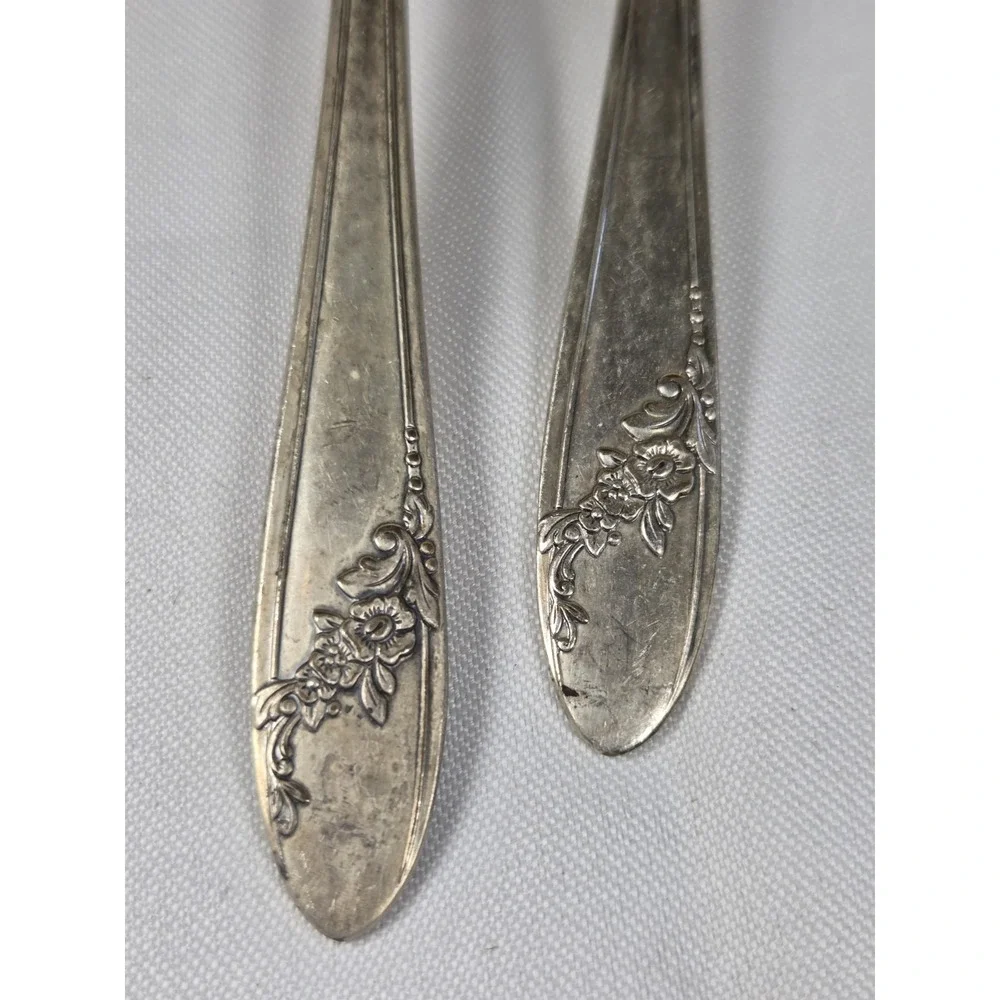 4pc Vintage Queen Bess II Silverware Flatware 1946 Tudor Plate Oneida Community
